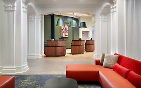 Courtyard By Marriott New Orleans French Quarter/Iberville